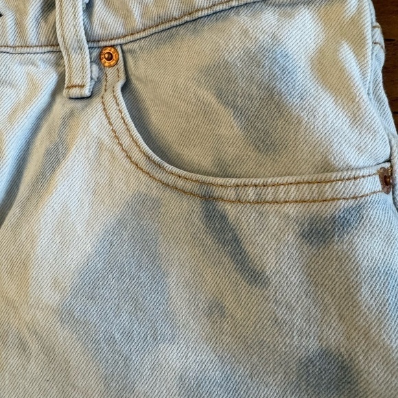 Levi' Premium Ribcage Straight Whitewashed Denim Frayed Shorts / 31 - Picture 4 of 11